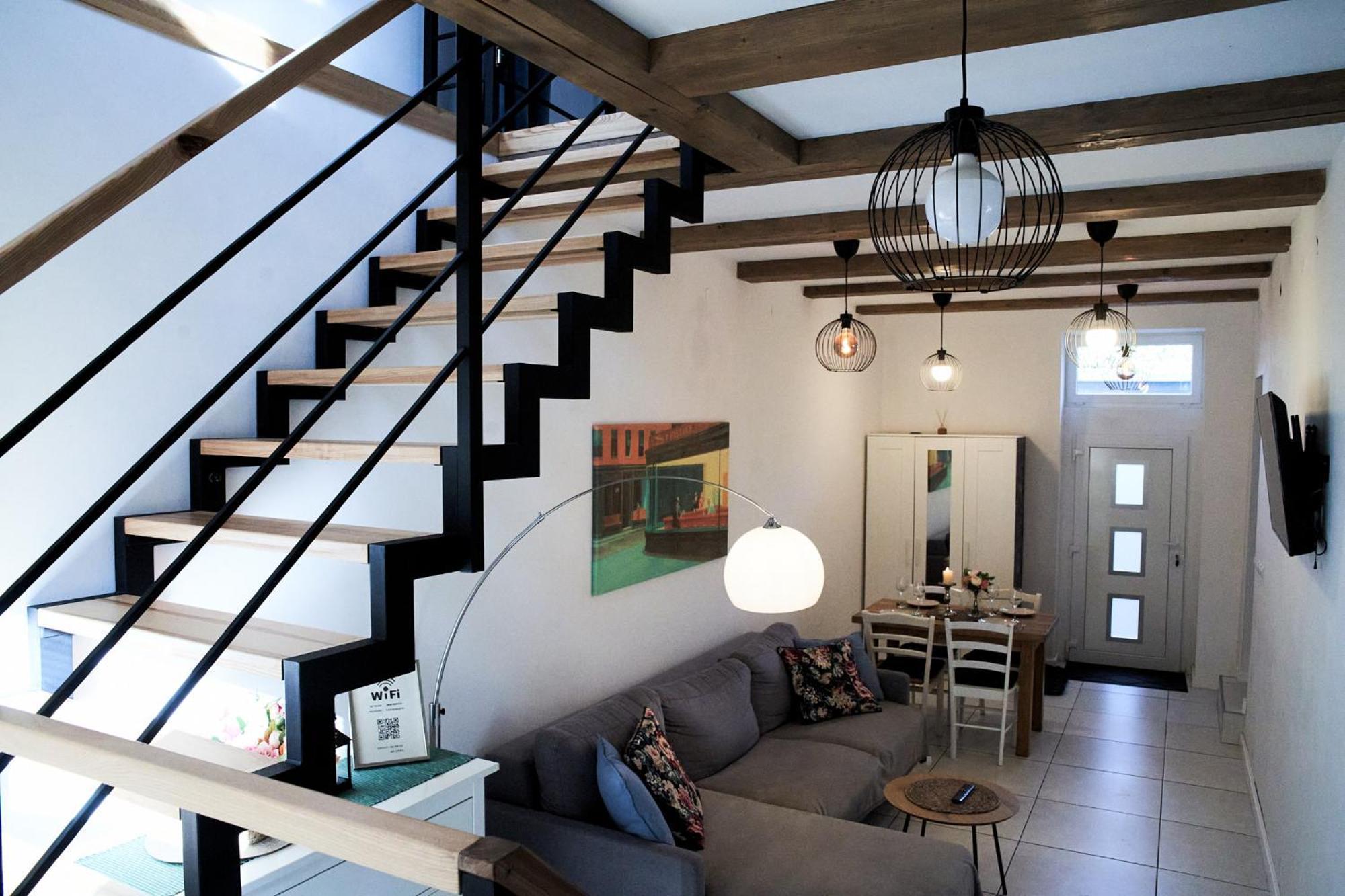 Apartment 451
