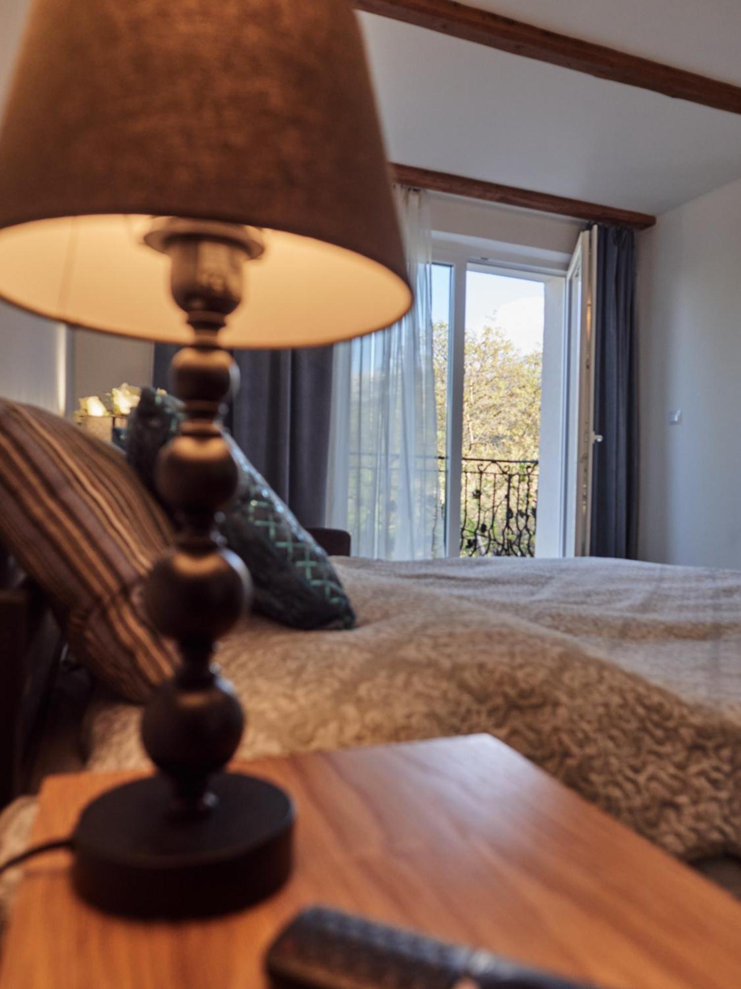 Apartment 451